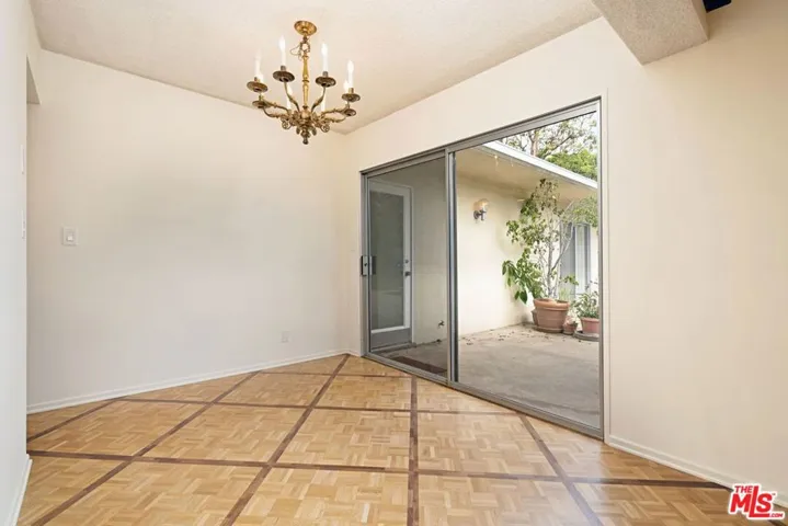 5255 W 64th Street, Los Angeles, California 90056