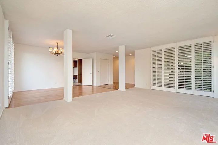 5255 W 64th Street, Los Angeles, California 90056