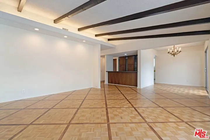 5255 W 64th Street, Los Angeles, California 90056