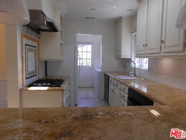 572 Muskingum Avenue, Pacific Palisades, California 90272