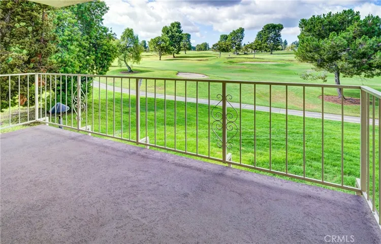 2389 Via Mariposa W 2e, Laguna Woods, California 92637