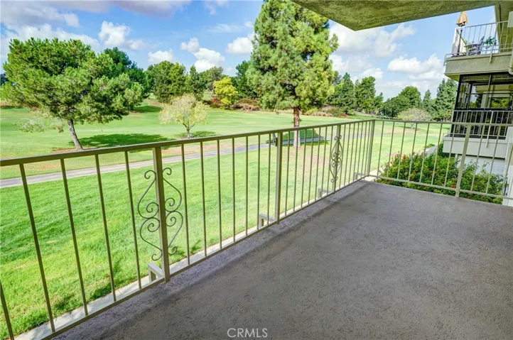 2389 Via Mariposa W 2e, Laguna Woods, California 92637