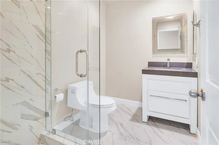 2389 Via Mariposa W 2e, Laguna Woods, California 92637