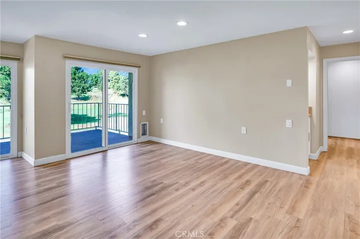 2389 Via Mariposa W 2e, Laguna Woods, California 92637