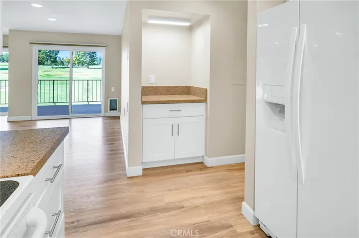 2389 Via Mariposa W 2e, Laguna Woods, California 92637