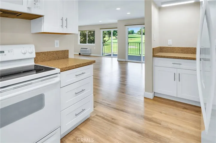 2389 Via Mariposa W 2e, Laguna Woods, California 92637
