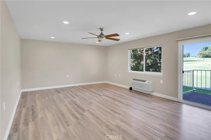 2389 Via Mariposa W 2e, Laguna Woods, California 92637
