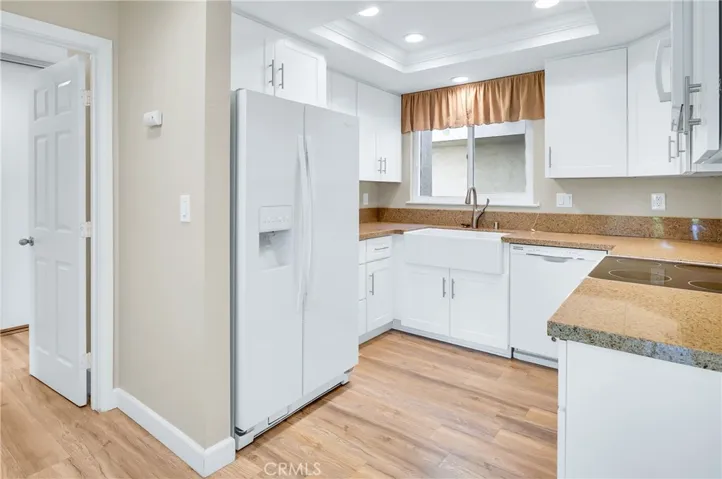 2389 Via Mariposa W 2e, Laguna Woods, California 92637