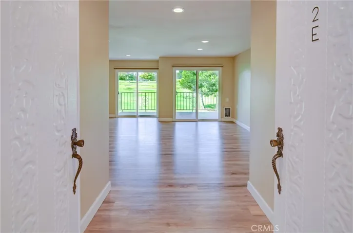 2389 Via Mariposa W 2e, Laguna Woods, California 92637