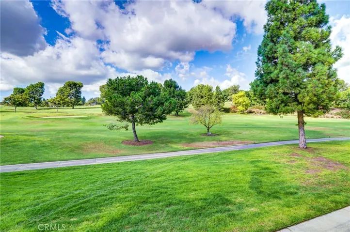 2389 Via Mariposa W 2e, Laguna Woods, California 92637