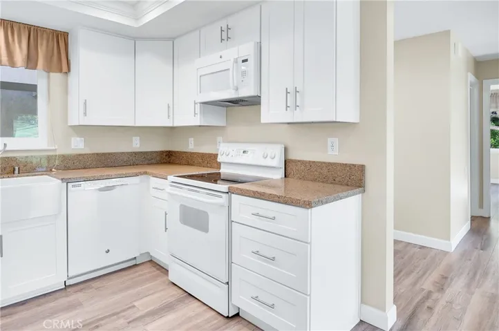 2389 Via Mariposa W 2e, Laguna Woods, California 92637