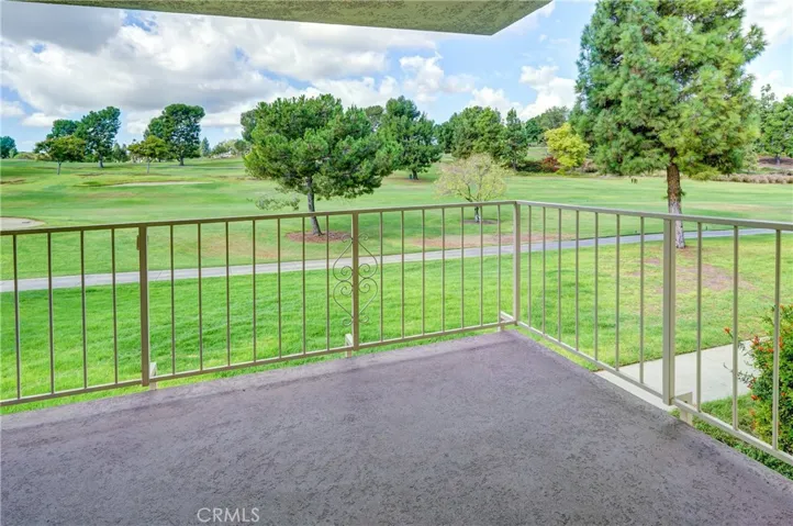 2389 Via Mariposa W 2e, Laguna Woods, California 92637