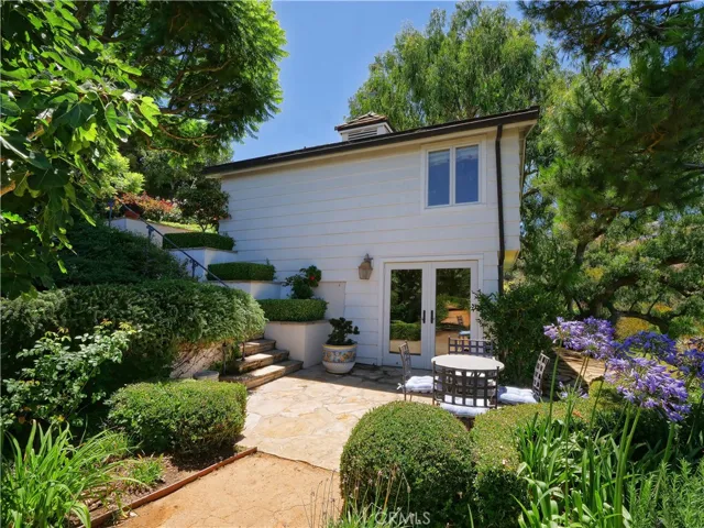 Guest house/wine room