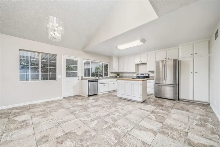 2290 Stratford Way, La Verne, California 91750