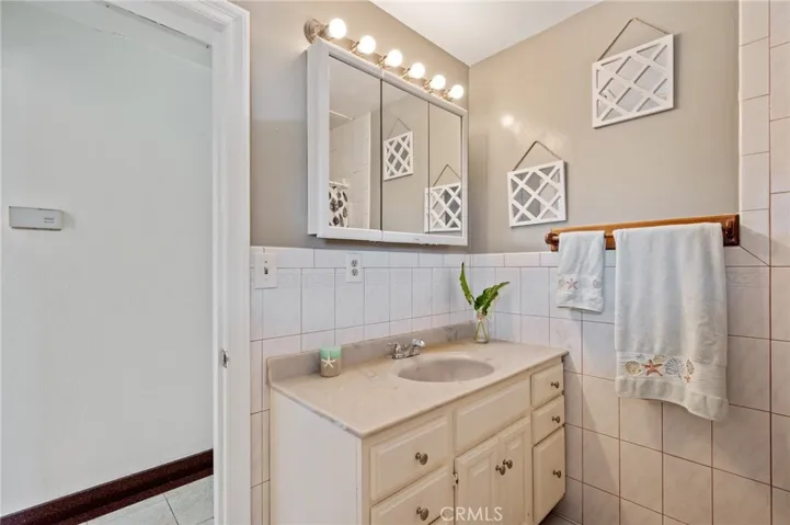 16915 Ainsworth Avenue, Torrance, California 90504