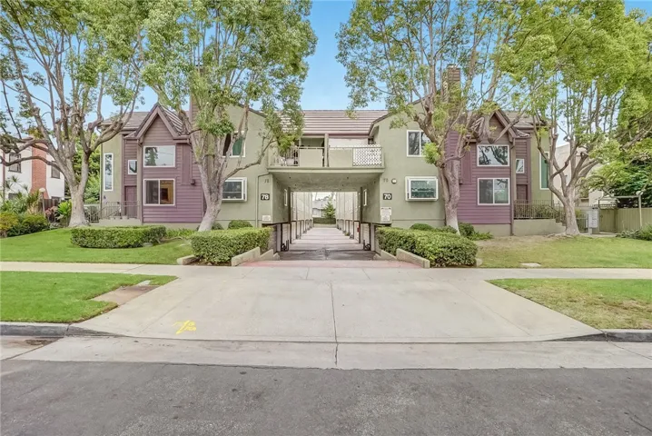 70 Harkness Avenue 2, Pasadena, California 91106