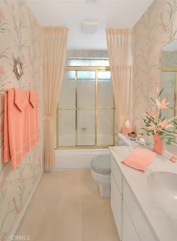 2nd bath with a full tub/shower