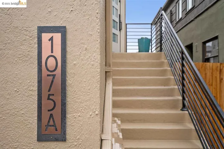 1075 Alcatraz Ave, Oakland, California 94608-1260