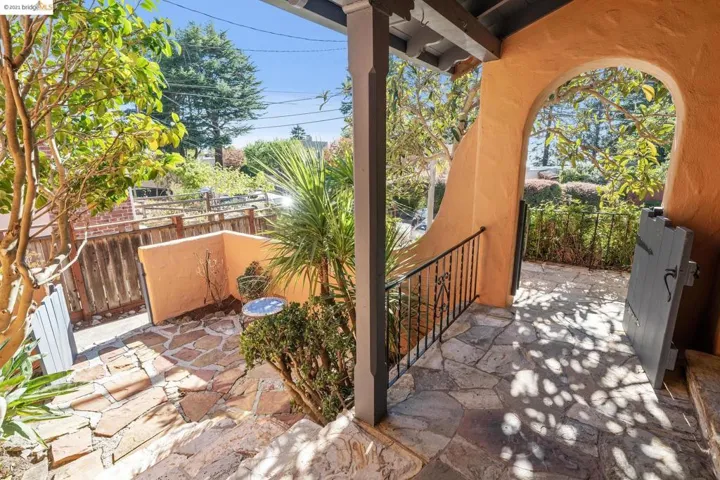 96 Ardmore Rd, None, California 94707