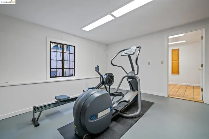 96 Ardmore Rd, None, California 94707
