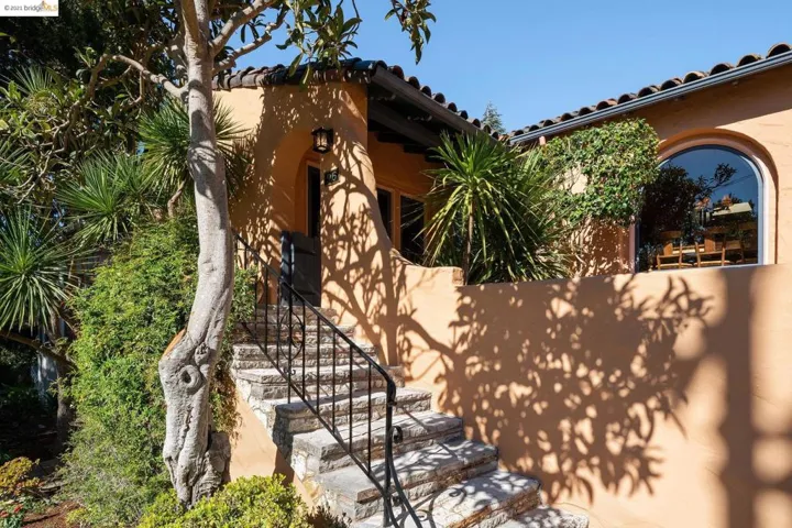 96 Ardmore Rd, None, California 94707