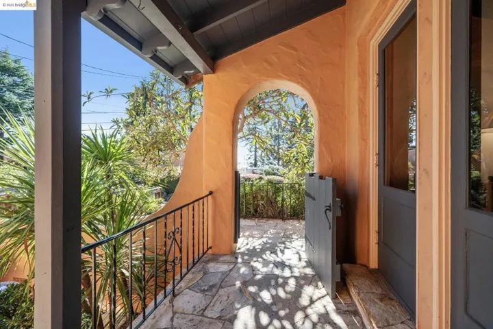 96 Ardmore Rd, None, California 94707