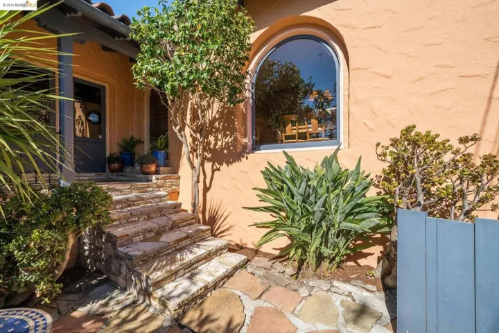 96 Ardmore Rd, None, California 94707