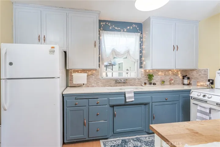 16943 Marlin Place, Lake Balboa, California 91406