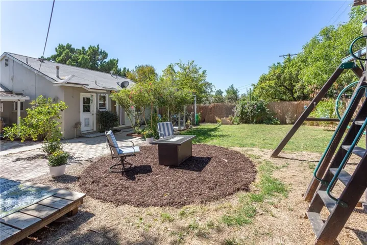 16943 Marlin Place, Lake Balboa, California 91406