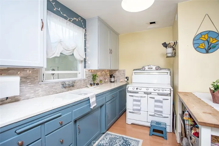 16943 Marlin Place, Lake Balboa, California 91406