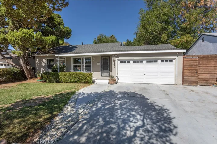 16943 Marlin Place, Lake Balboa, California 91406