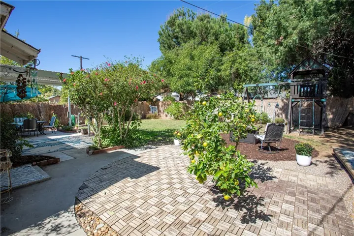 16943 Marlin Place, Lake Balboa, California 91406