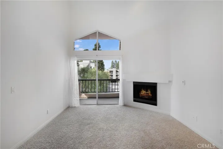21400 Burbank Boulevard 315, Woodland Hills, California 91367