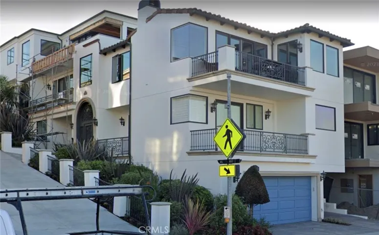 310 32nd Street, Manhattan Beach, California 90266