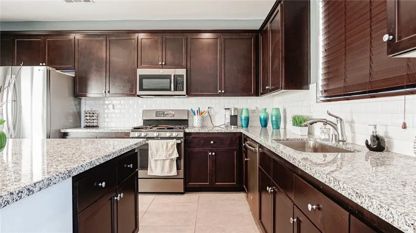 24211 Gazania Way, Lake Elsinore, California 92532