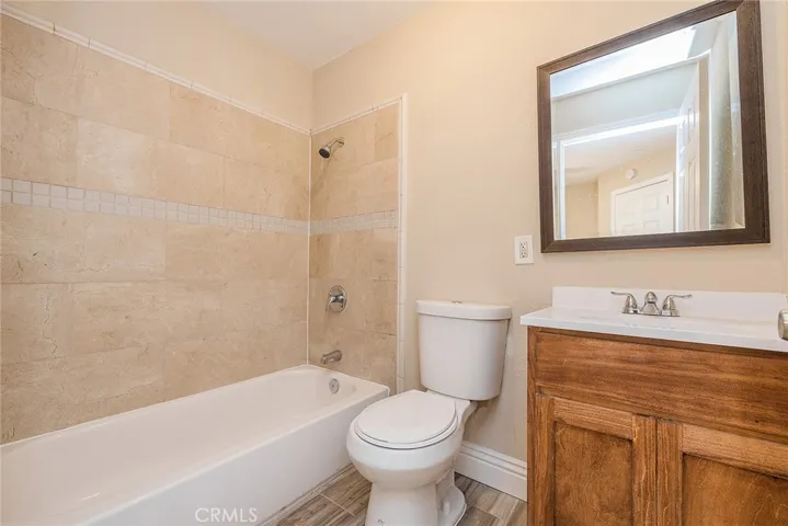 1815 E 66th Street, Los Angeles, California 90001