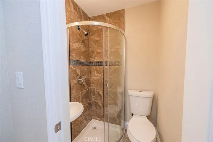 1815 E 66th Street, Los Angeles, California 90001