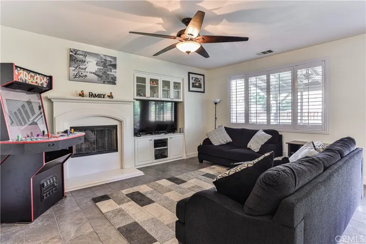 35889 Nonnie Drive, Wildomar, California 92595