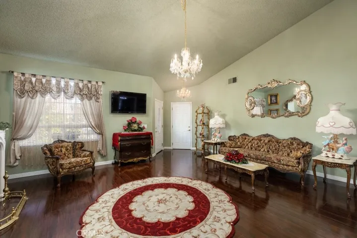 679 Torrey Pines Road, Banning, California 92220