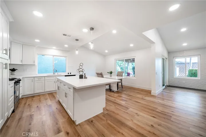 23672 Villena, Mission Viejo, California 92692