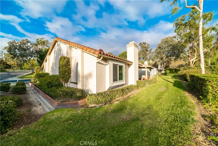 23672 Villena, Mission Viejo, California 92692