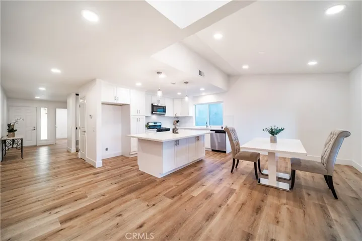 23672 Villena, Mission Viejo, California 92692