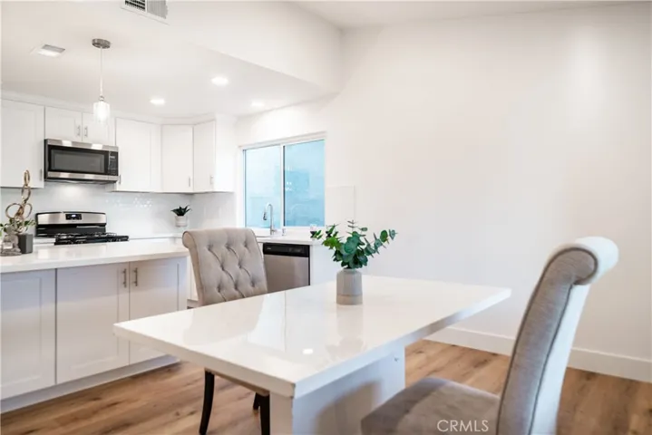 23672 Villena, Mission Viejo, California 92692