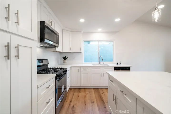 23672 Villena, Mission Viejo, California 92692