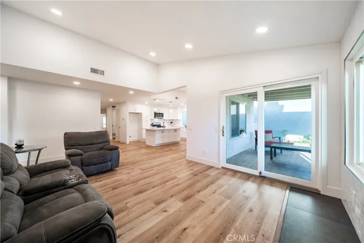 23672 Villena, Mission Viejo, California 92692