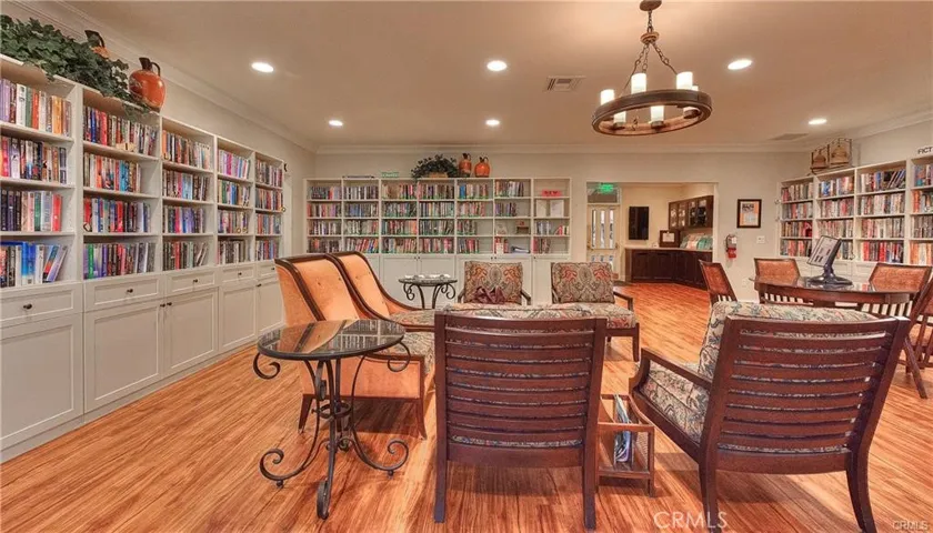 23672 Villena, Mission Viejo, California 92692
