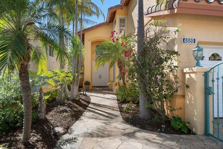 4889 Riding Ridge Rd, San Diego, California 92130