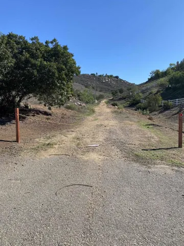 Eastvale Road, Poway, California 92064