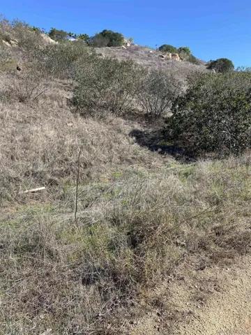 Eastvale Road, Poway, California 92064
