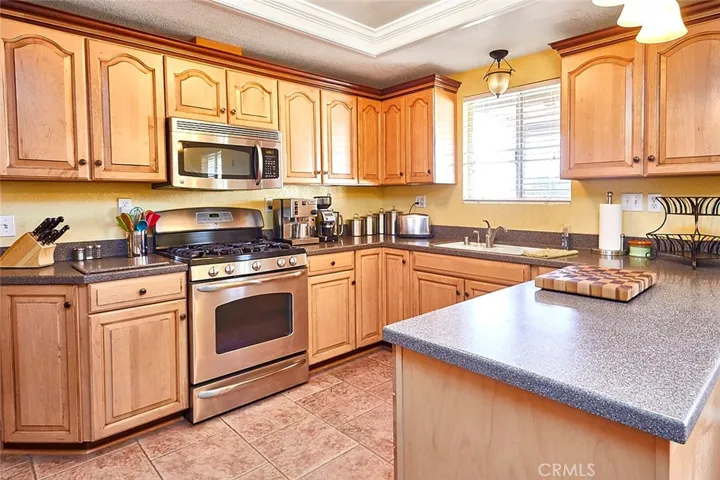 10175 Balsam Avenue, Hesperia, California 92345